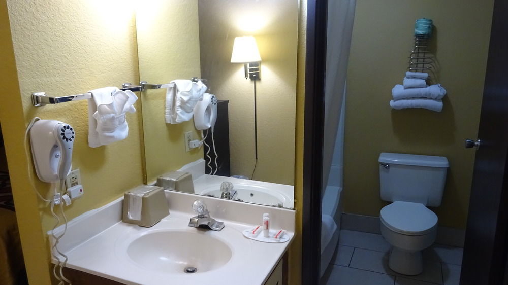 Super 8 By Wyndham Terre Haute Kültér fotó